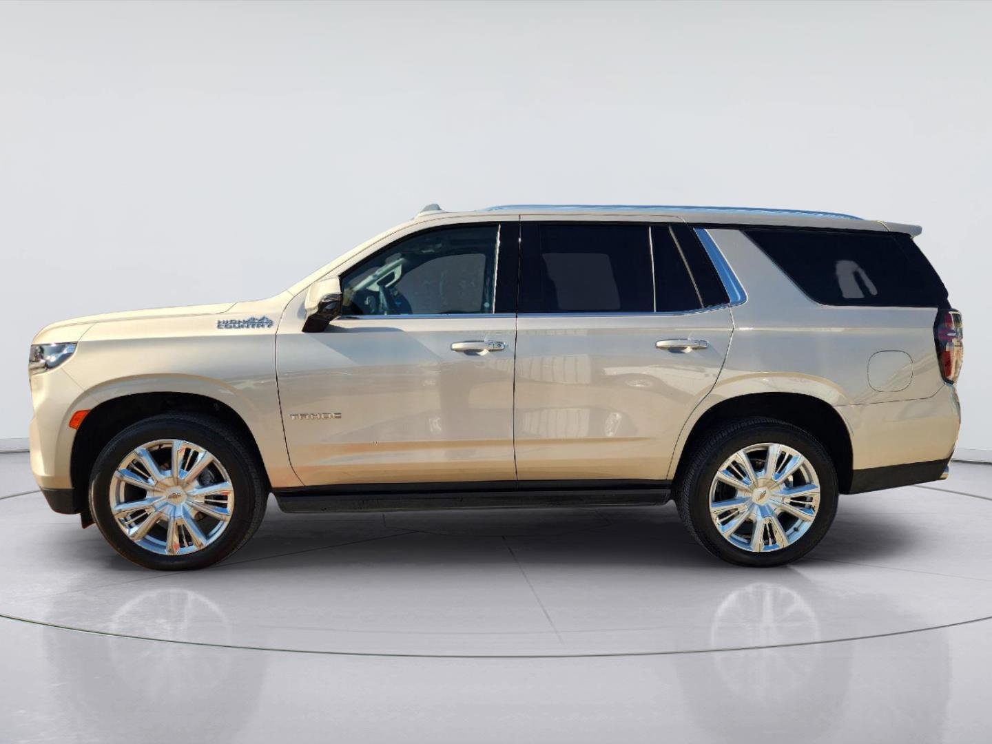 Used 2021 EMPIRE BEIGE METALLIC Chevrolet High Country image 4