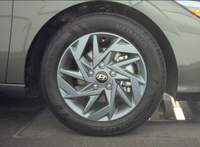 Certified Used 2025 Gray Hyundai Blue image 10