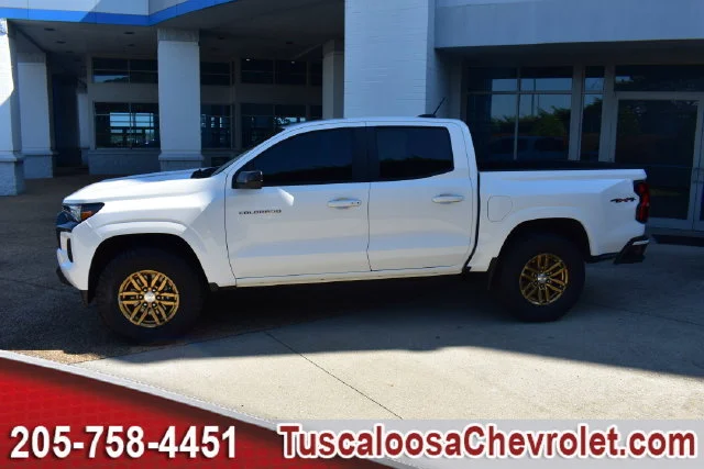 Used 2023 SUMMIT WHITE Chevrolet 4WD LT image 7