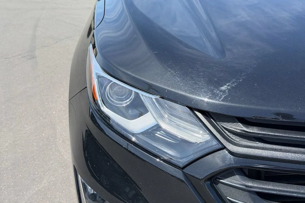 Used 2021 MOSAIC BLACK METALLIC Chevrolet LT image 4