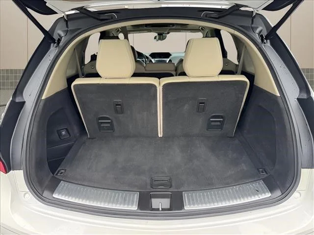 Used 2019 White Acura 3.5L Advance Pkg w/Entertainment Pkg image 16