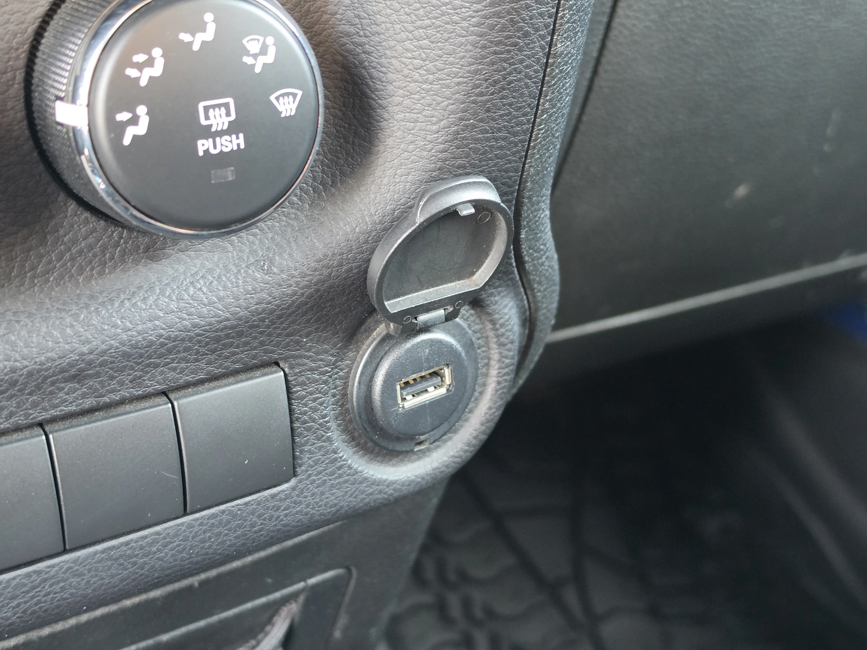 Used 2015 Hydro Blue Pearl Coat Jeep Sport image 28