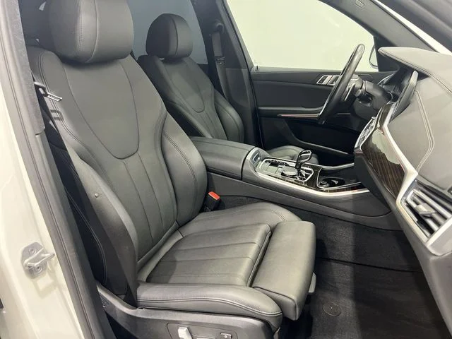 Certified Used 2021 White BMW xDrive40i image 23