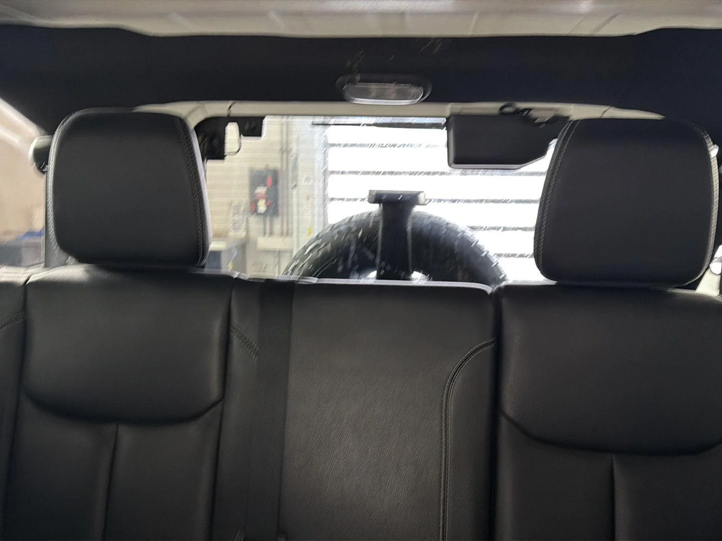 Used 2014  Jeep Sahara image 11