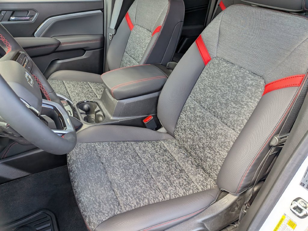 2025 Chevrolet Colorado Z71 - Photo 14