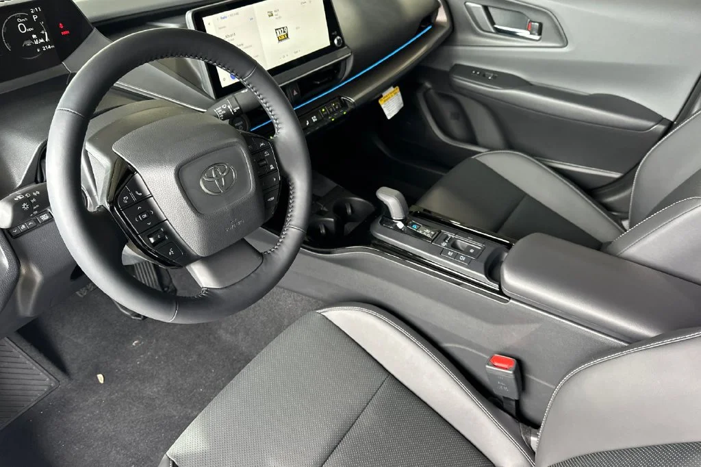 New 2027 Wind Chill Pearl <sup>1</sup> Toyota  Limited AWD image 10