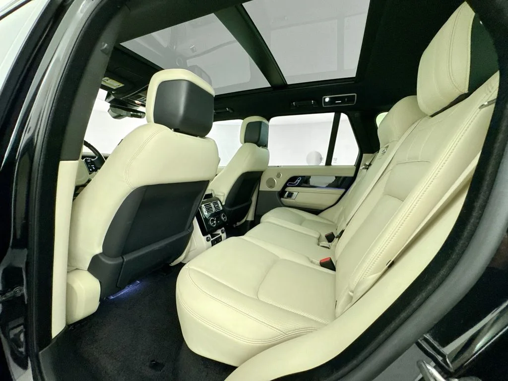 Used 2022 Black Land Rover Westminster image 23