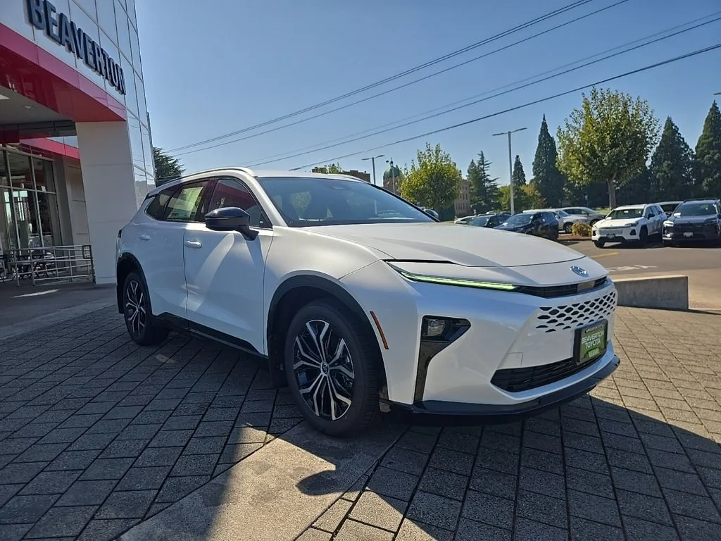 New 2026 Oxygen White Toyota XLE image 7