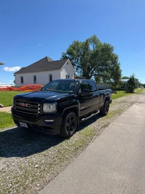 Used 2016 Black GMC Base image 3