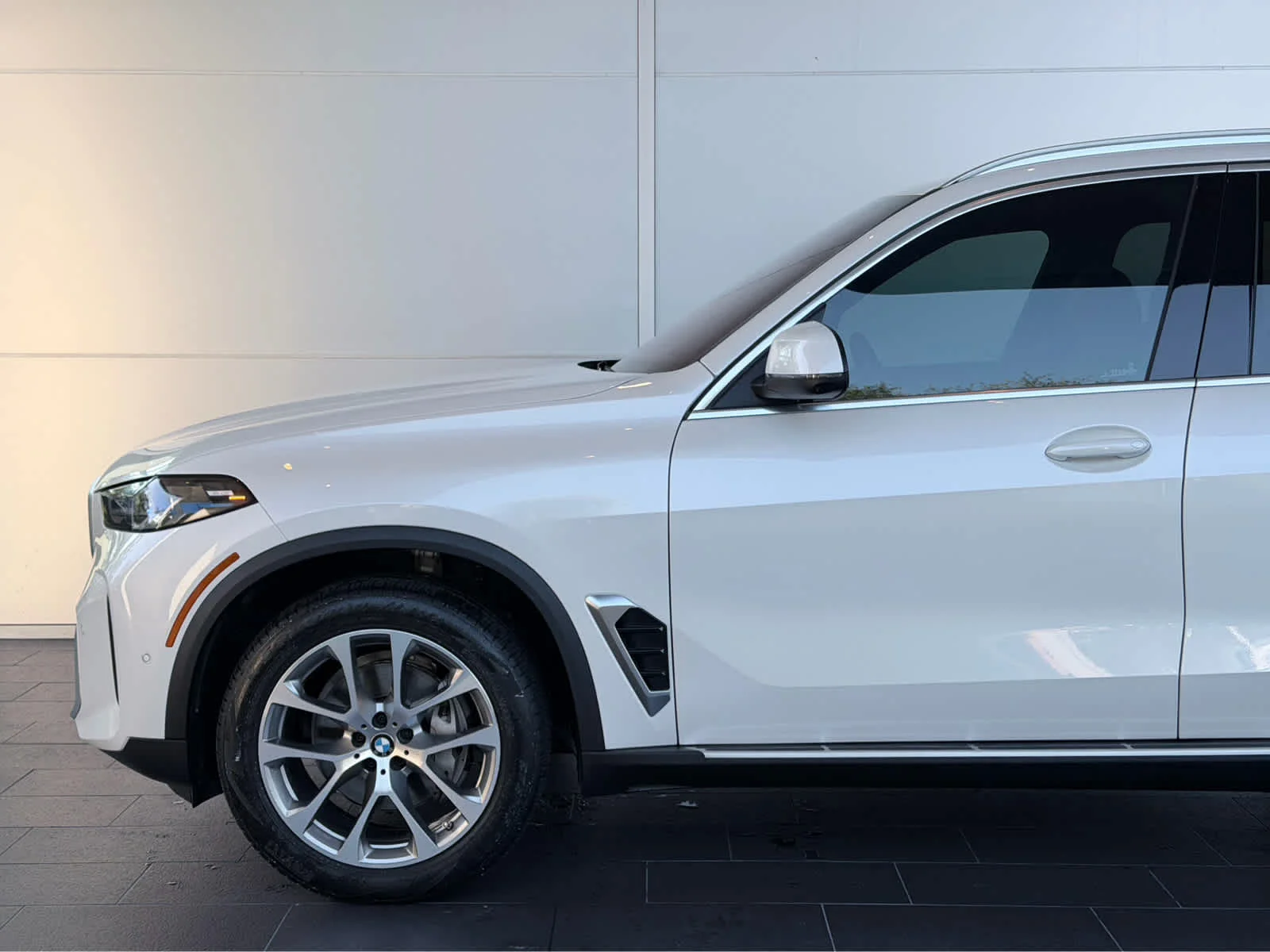 Used 2026  BMW sDrive40i image 7