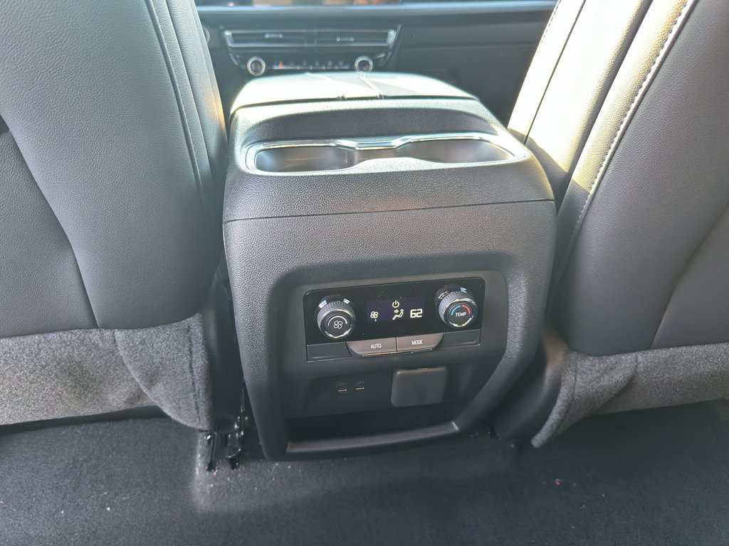 2027 Chevrolet Traverse LT - Photo 23