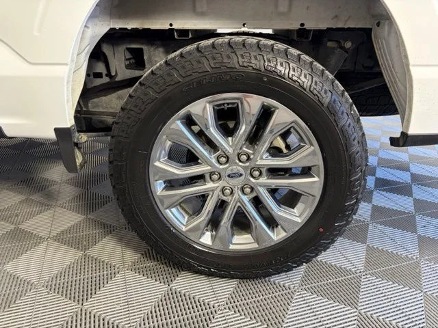 Used 2024 White Ford Lariat image 40