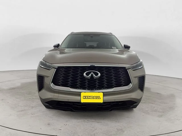Used 2025 Beige INFINITI LUXE image 8