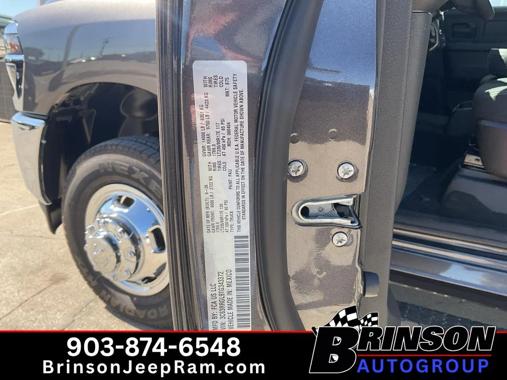 New 2026 Granite Crystal Metallic Clear-Coat Exterior Paint RAM Tradesman image 18