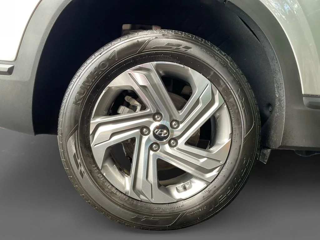 Used 2023 Silver Hyundai SEL image 10