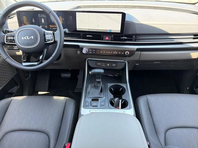 New 2026 Snow White Pearl Kia LXS image 9