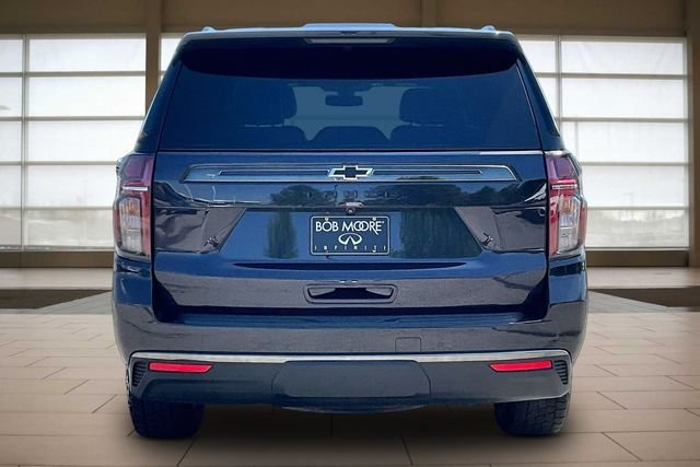 Used 2022 Gray Chevrolet Z71 image 4