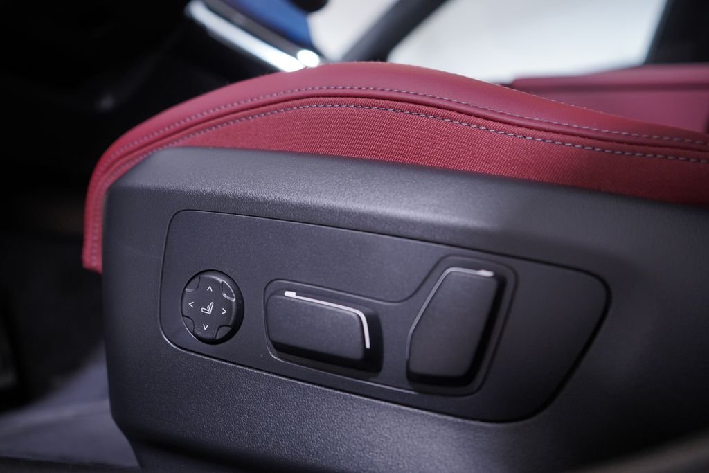 Used 2026 Black Sapphire Metallic BMW 530i image 17