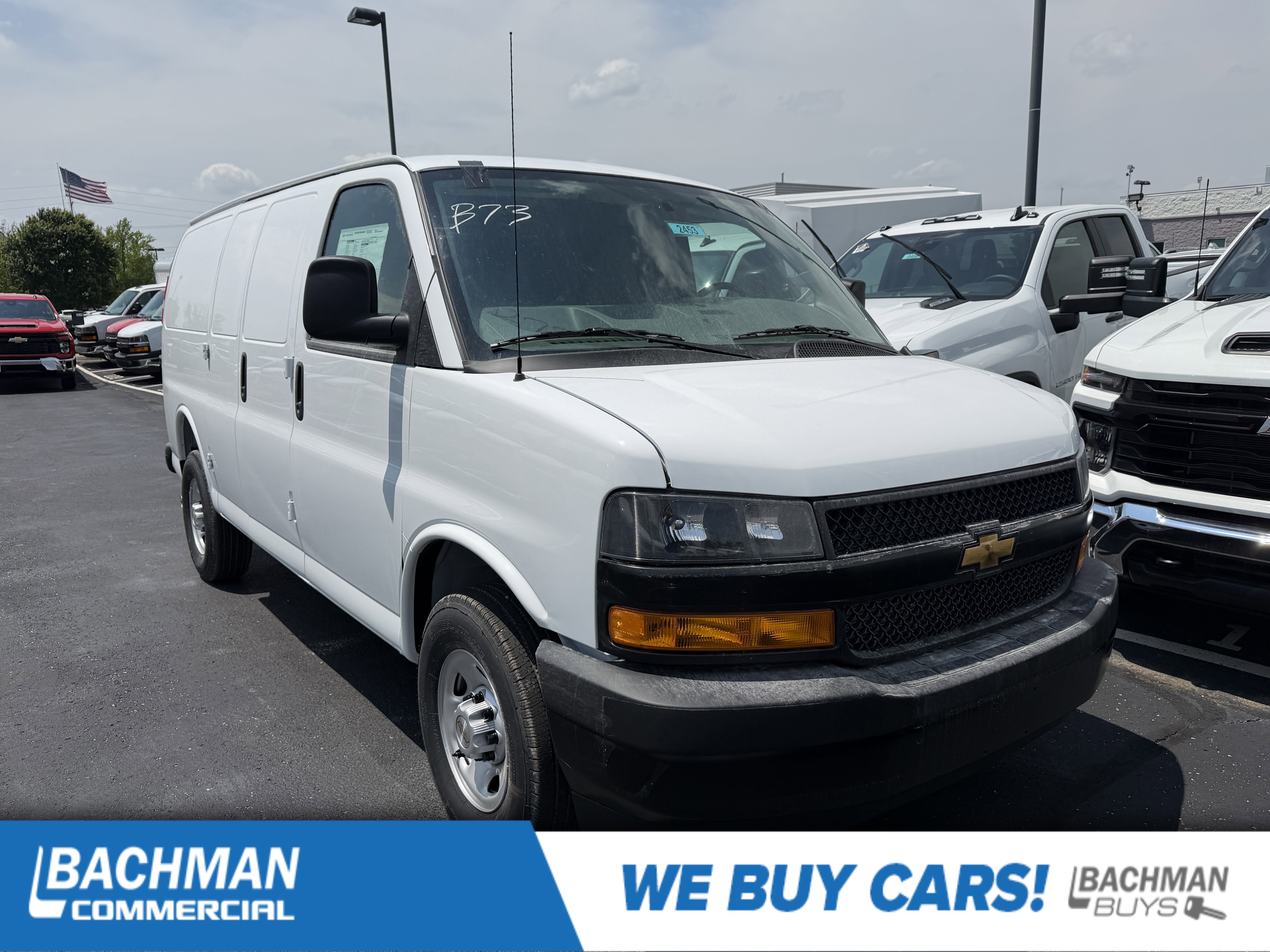 2026 Chevrolet Express 2500 Work Van HD's photo