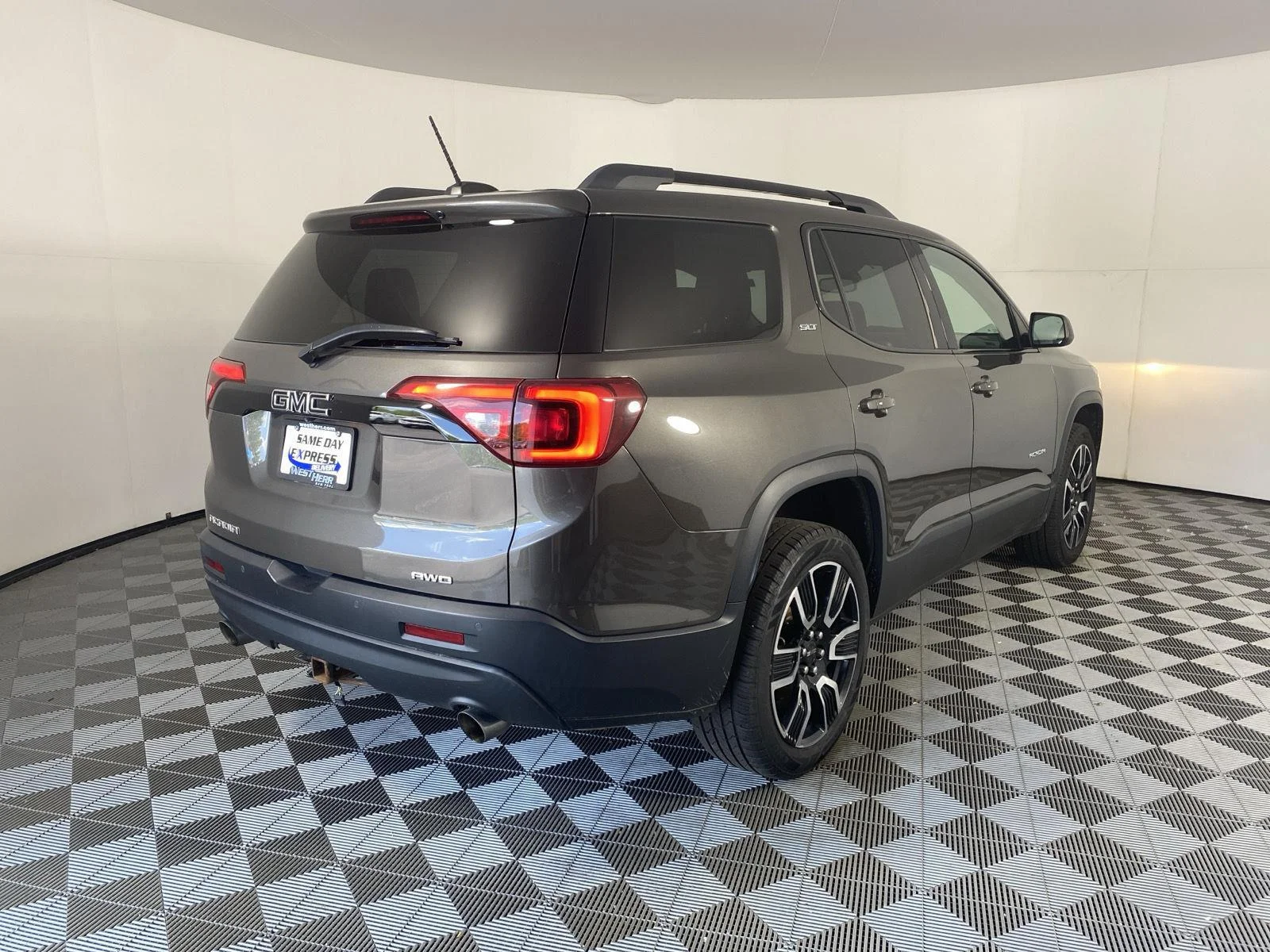 Used 2019 Smokey Quartz Metallic GMC SLT image 9
