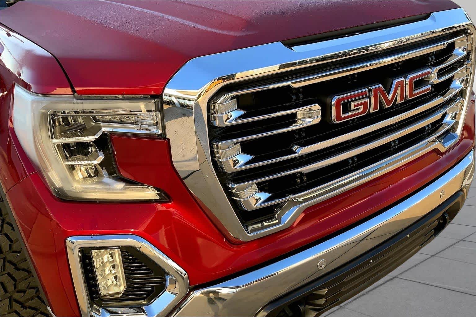Used 2021 Cayenne Red Tintcoat GMC SLT image 27
