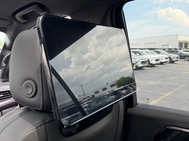 New 2026 Summit White Chevrolet Z71 image 13
