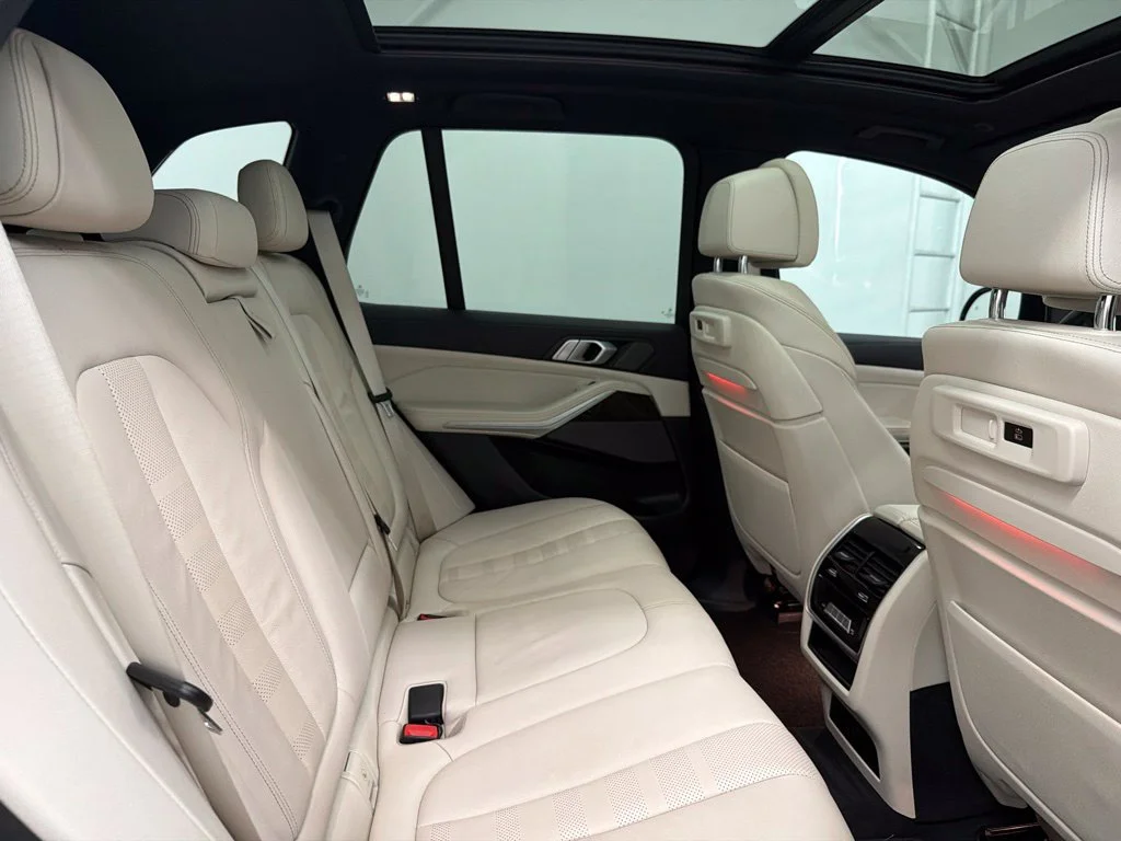 Used 2020 Gray BMW sDrive40i image 28