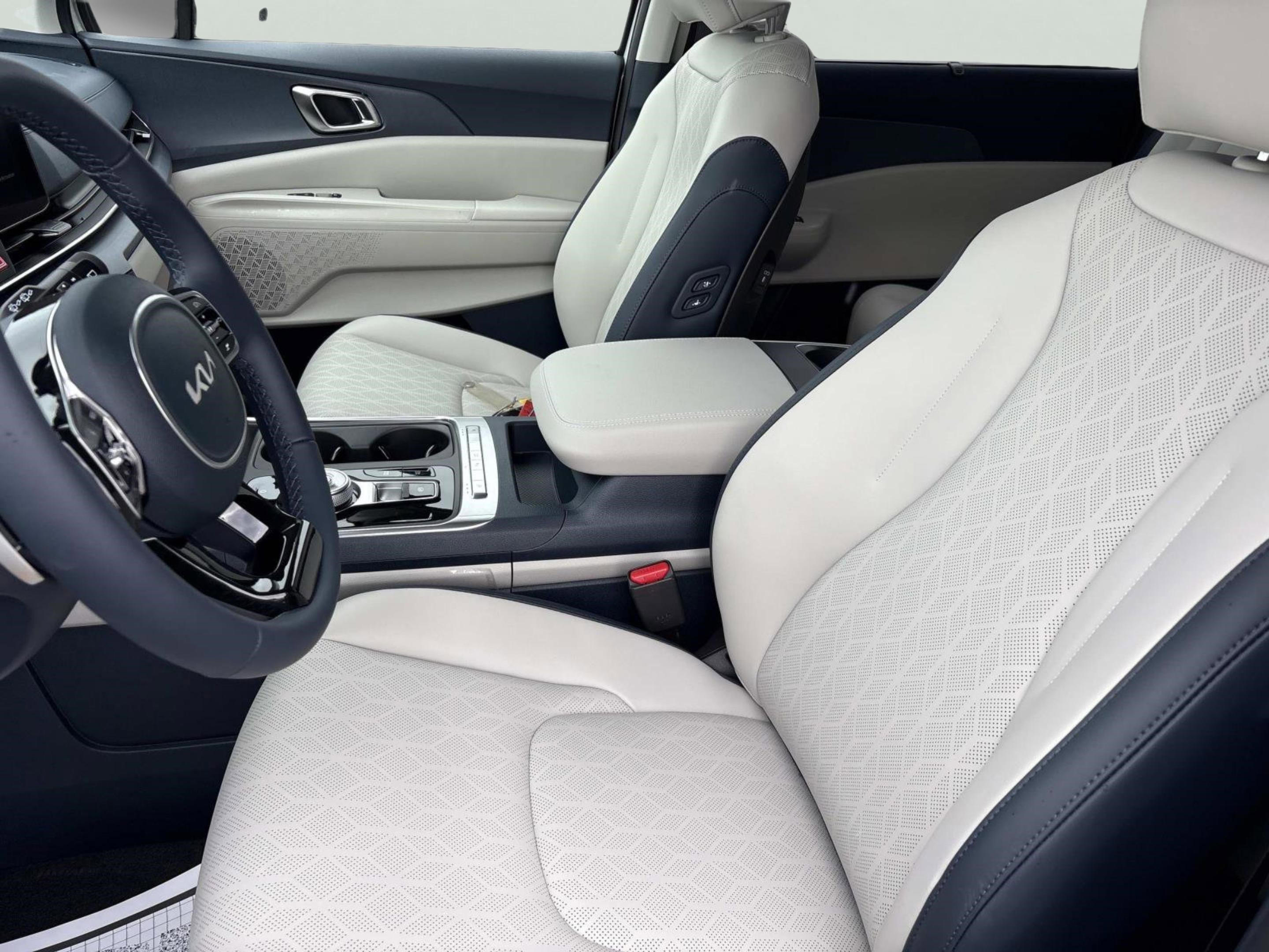New 2026 Ivory Silver Kia EX image 20