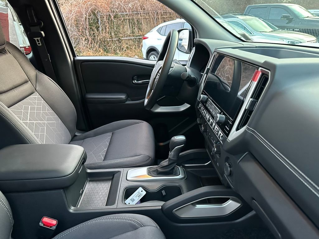2025 Nissan Frontier SV - Photo 25