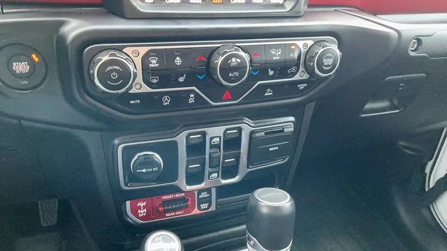 Used 2023 White Jeep Rubicon image 17