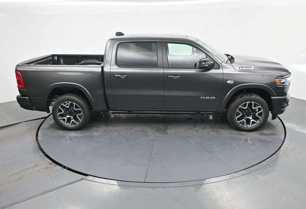 New 2026 Granite Crystal Metallic Clear-Coat Exterior Paint RAM Laramie image 25
