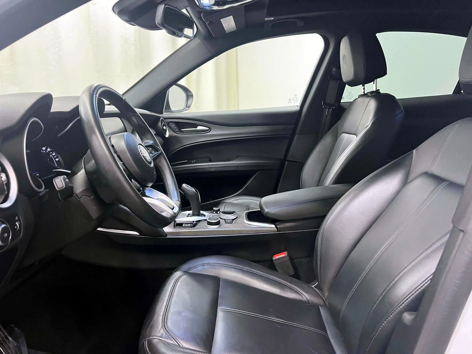 Used 2023 Alfa White Alfa Romeo Ti image 15