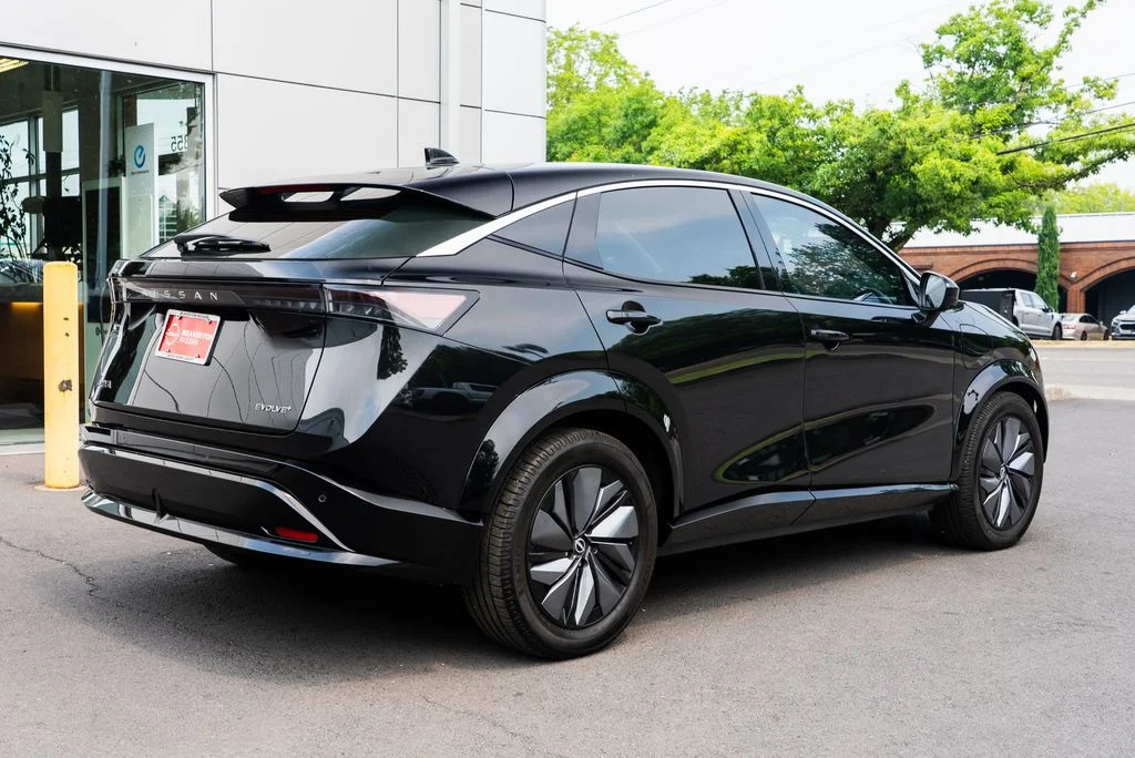 Used 2023 Black Nissan EVOLVE+ image 6