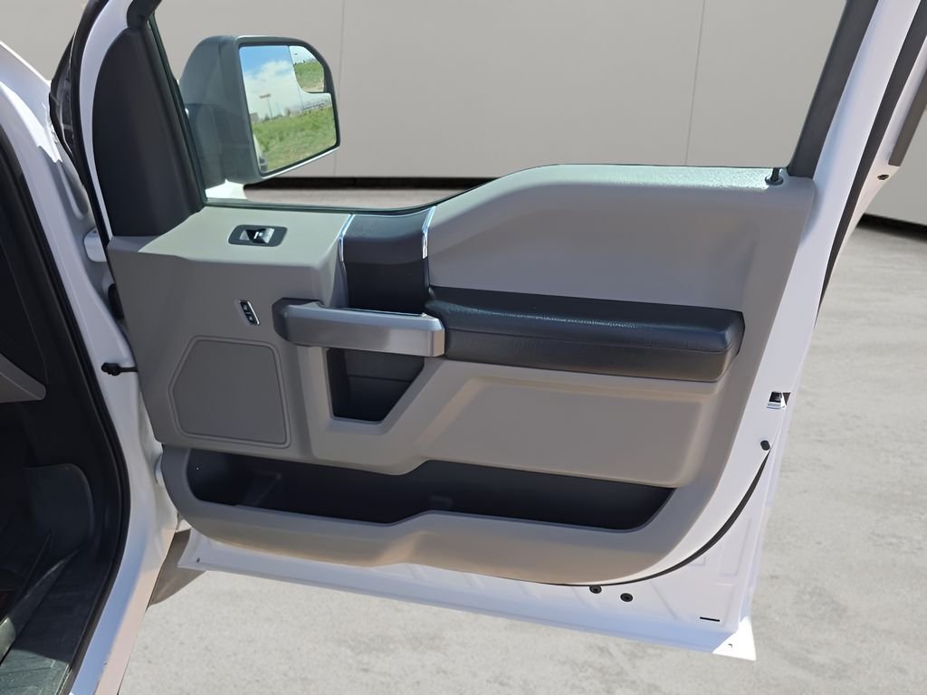 Used 2019 White Ford  image 34