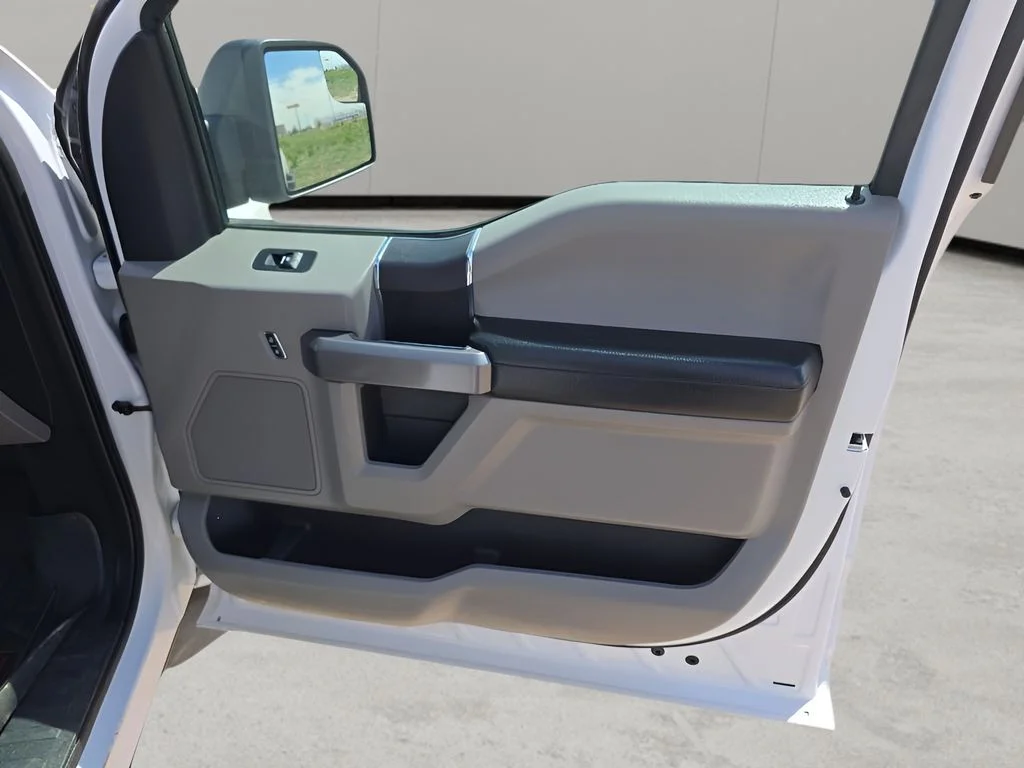 Used 2019 White Ford  image 34