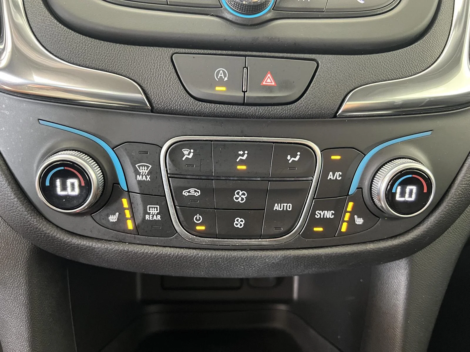 Used 2024 Summit White Chevrolet LT image 16