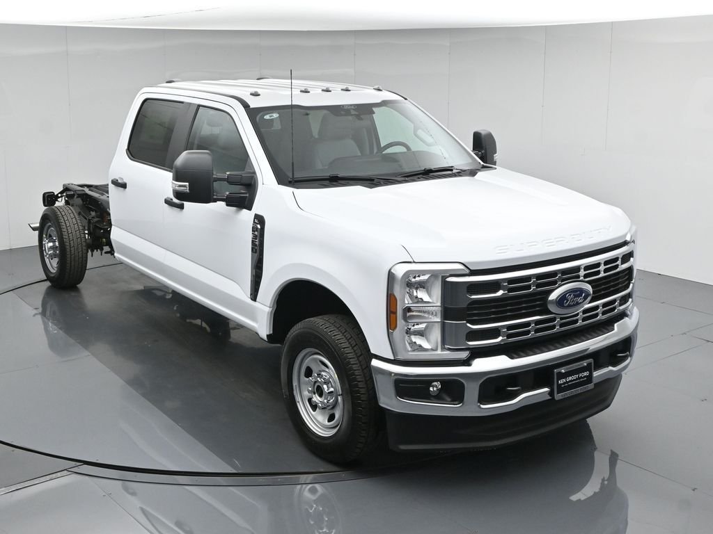 New 2026 Oxford White Ford XL image 34