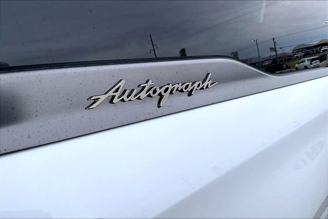 New 2026 2T RADIANT WHIT INFINITI AUTOGRAPH image 8