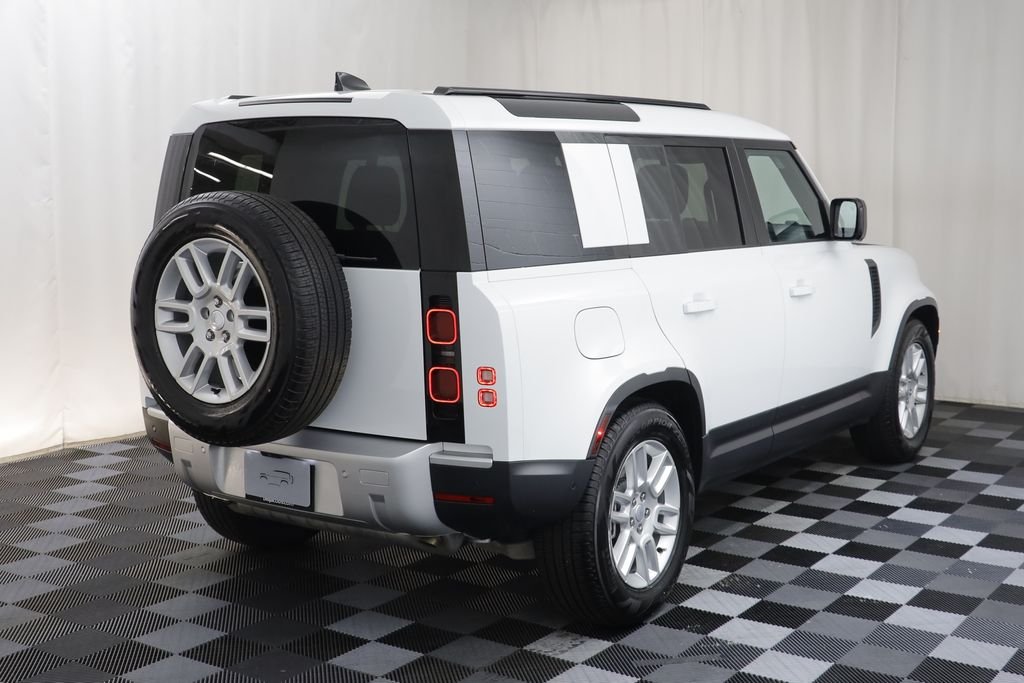 Used 2025 White Land Rover S image 18
