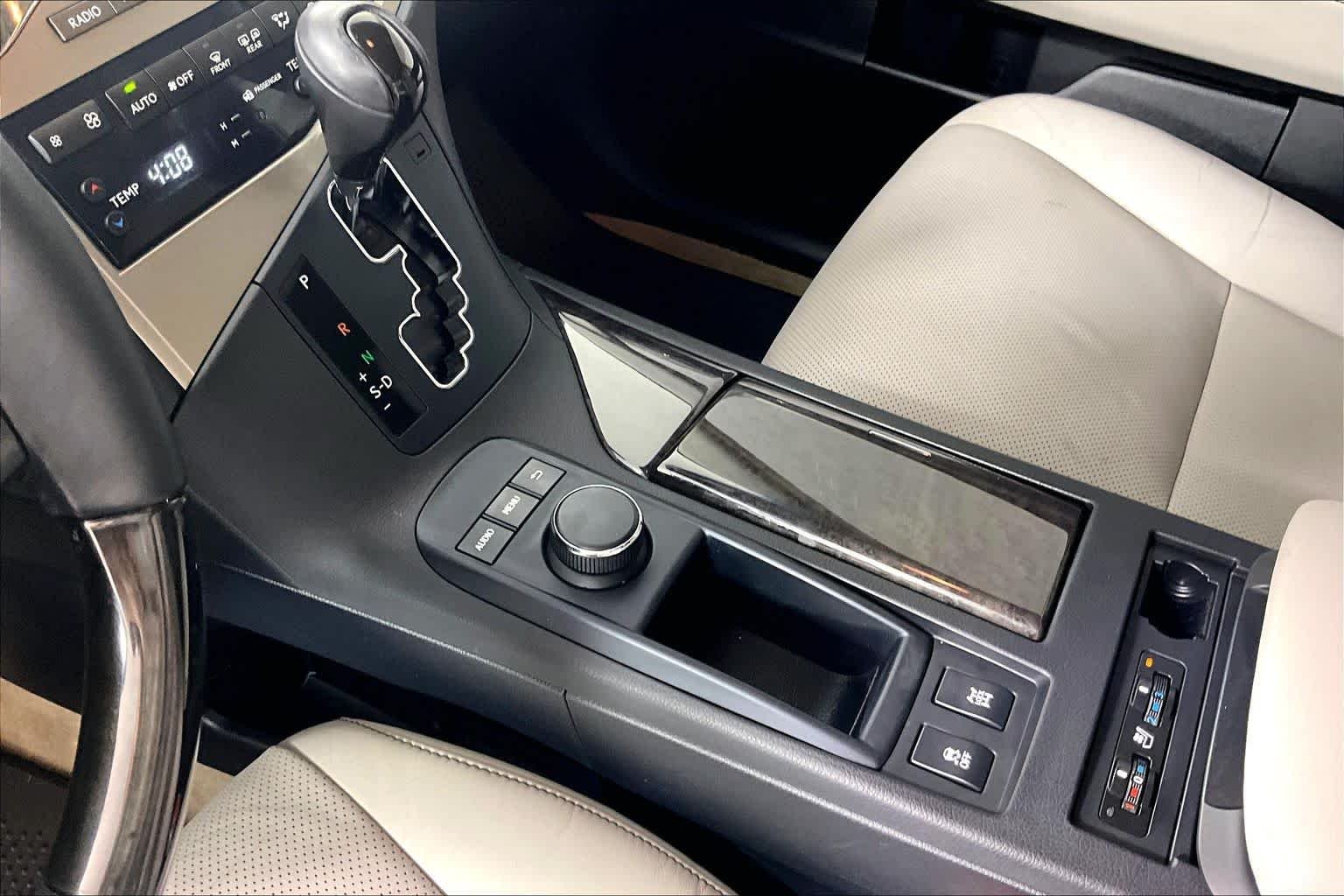 Used 2015 Starfire Pearl Lexus  image 15