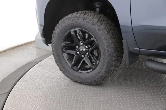 Used 2019  Chevrolet Custom Trail Boss image 18