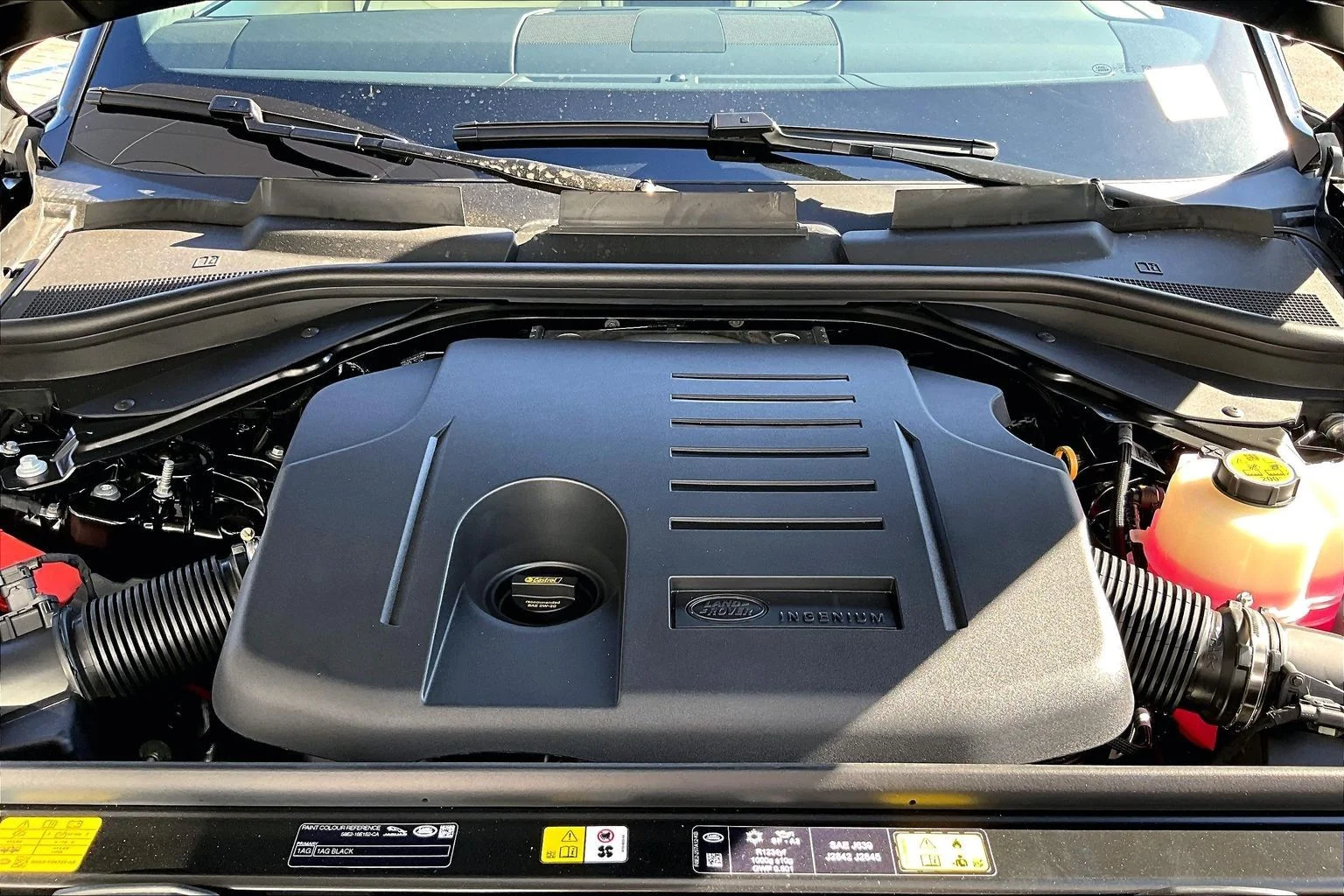 New 2026 Santorini Black Land Rover SE image 12