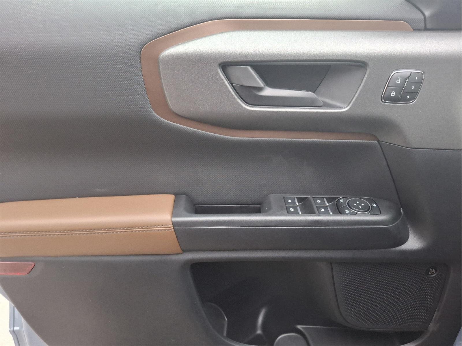 New 2025 Azure Gray Metallic Tri-Coat Ford Outer Banks® image 46