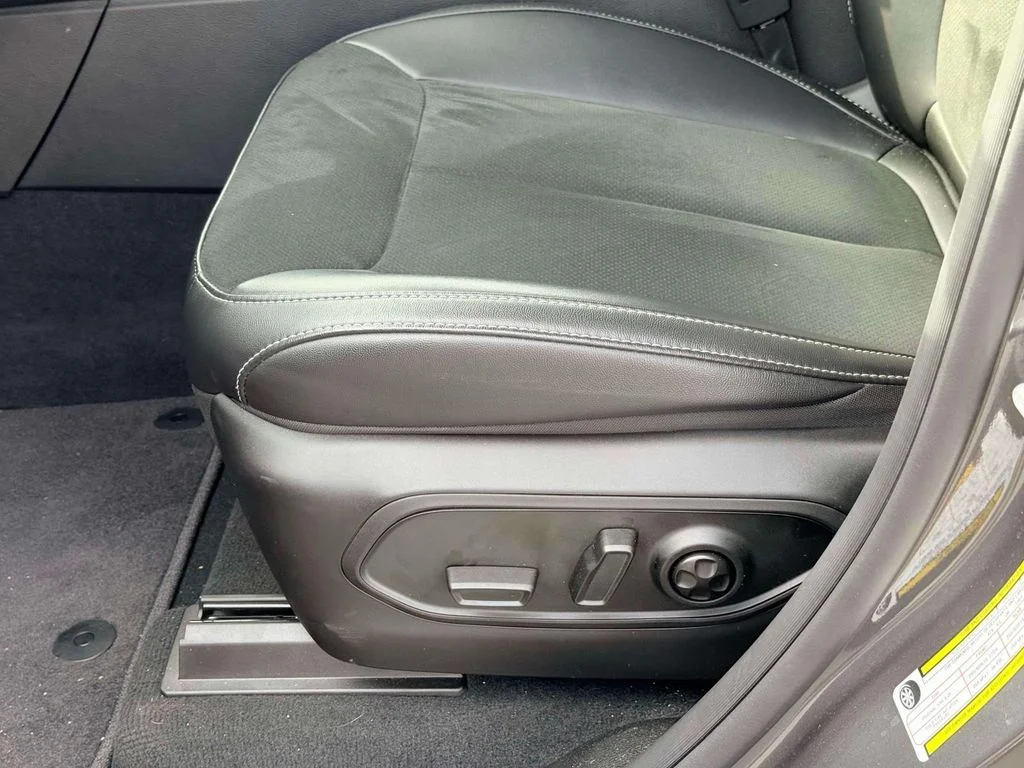New 2026 Gray Jeep Altitude image 14