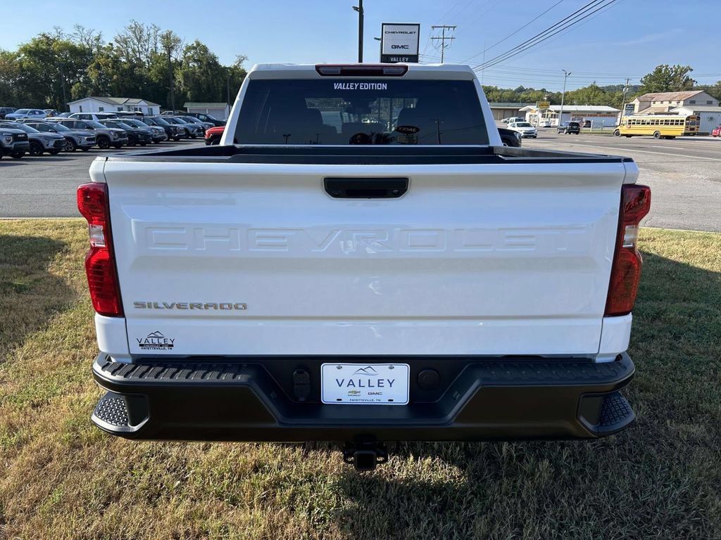 New 2026 Summit White Chevrolet WT image 5