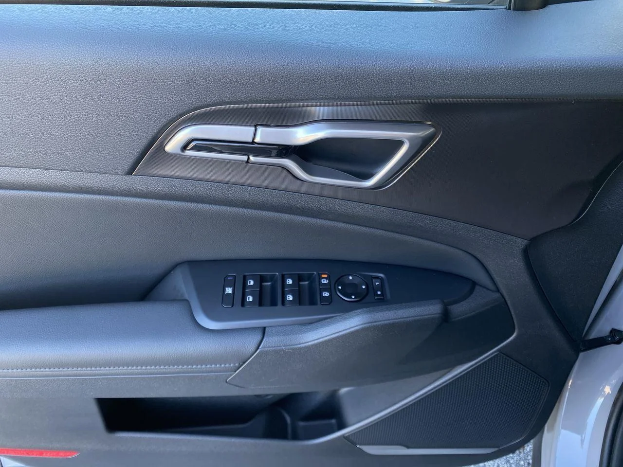 2026 Kia Sportage EX Hybrid - Photo 18
