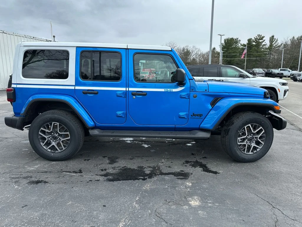 New 2026 Hydro Blue Pearl-Coat Exterior Paint Jeep Sahara image 6