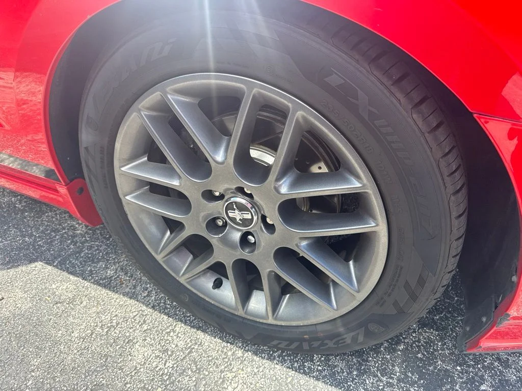 Used 2013 Red Ford V6 Premium image 8