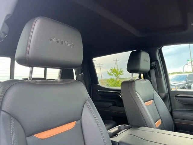 Used 2025 Summit White GMC AT4 image 28