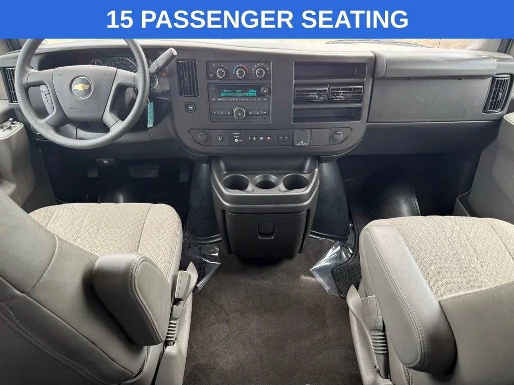 Used 2025 Summit White Chevrolet 1LT image 21
